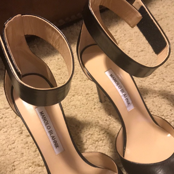 Manolo Blahnik Ollico ankle strap heel - Picture 3 of 15